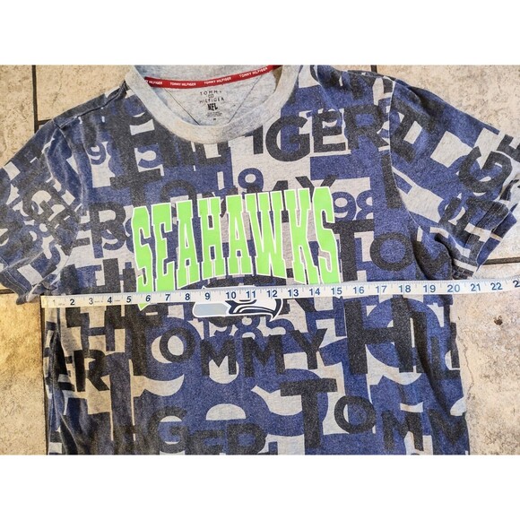 Tommy Hilfiger All Over Print Seattle Seahawks Size Medium T-Shirt AOP American - Picture 12 of 13